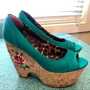 Final drop $ Betsey Johnson teal platforms  9 1/2